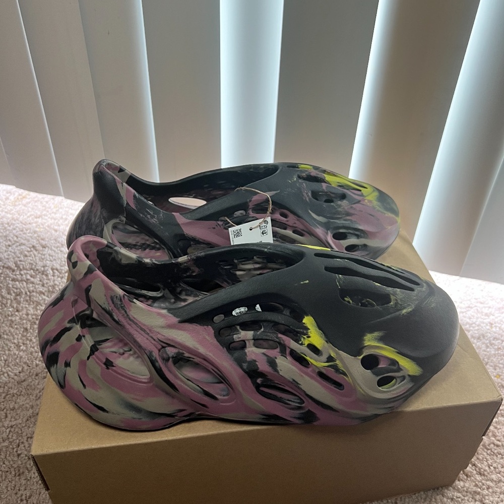 YEEZY FOAM RUNNER! BRAND NEW